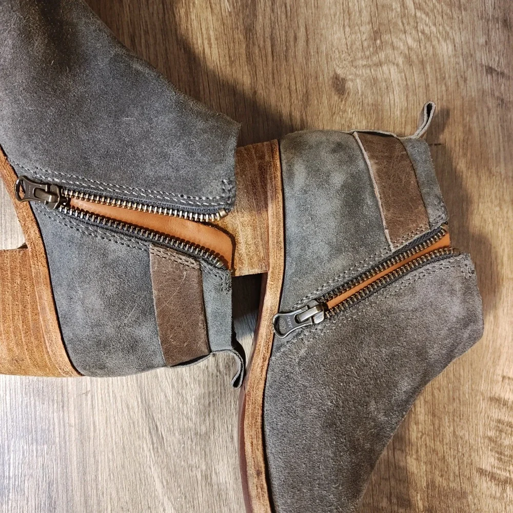 Kork-Ease Mesa Suede Ankle Boots Women‎ 8.5 Grey Brown Buckle Block Heel K54222